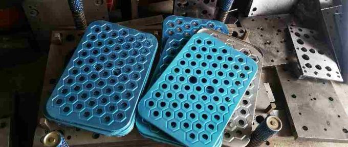 Produttori forniscono piastre di ferro perforato galvanizzato maglia di perforatura esagonale piastra di perforatura esagonale 0